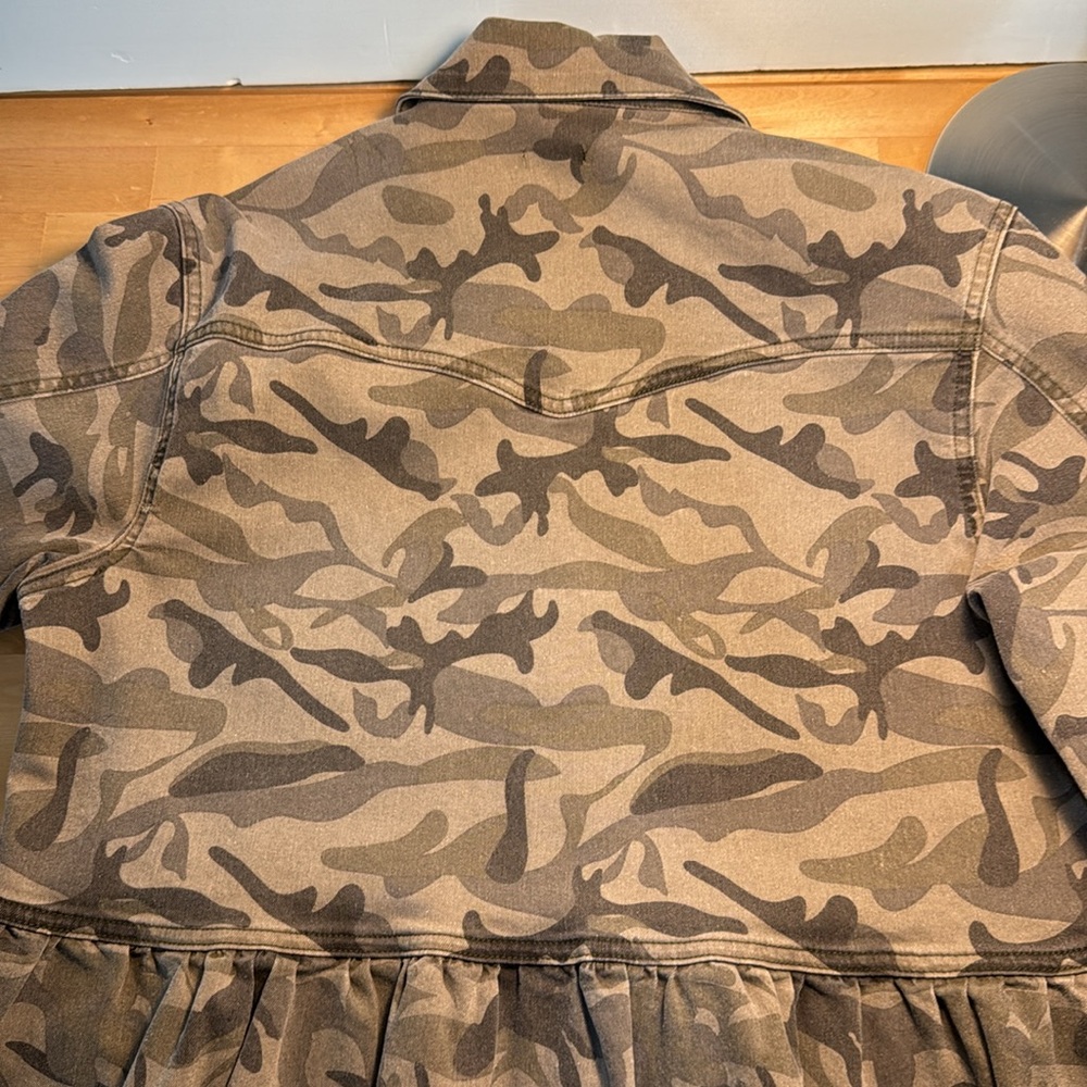 Coco & Carmen Camo Jacket S/M Peplum with Raw Edge Stretch - Picture 9 of 12